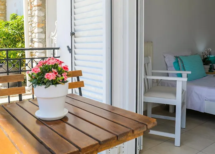 Georgia And In Town 스키아토스 타운