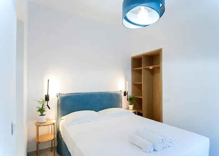 Georgia And In Town 스키아토스 타운