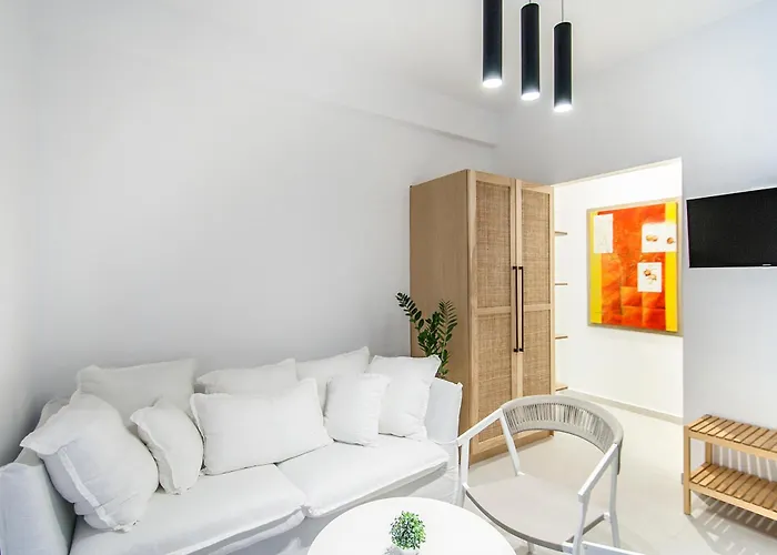 Georgia And In Town 스키아토스 타운