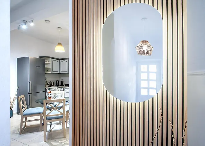 Georgia And In Town 스키아토스 타운