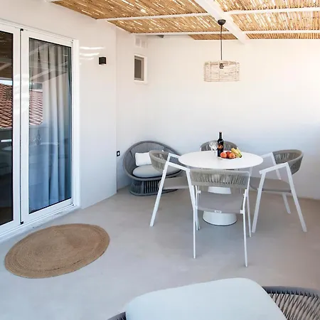 Daire Georgia And In Town